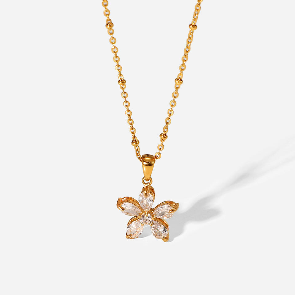 Fashion Women Accessories 18K Gold-Plated Stainless Steel 16mm White Zircon Five Petal Flower Pendant Necklace